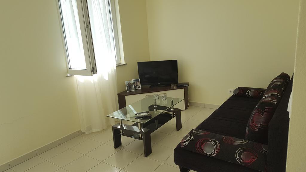 Apartments And Rooms Kod Mate Tribanj-Kruscica Exterior foto